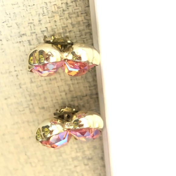 Vintage Four Leaf Flower Heart Clip On Earrings - Picture 6 of 6